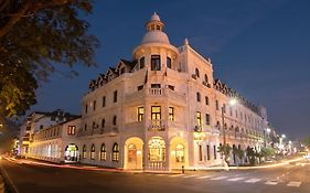 Queen'S Hotel Kandy - 160 Years Of Heritage